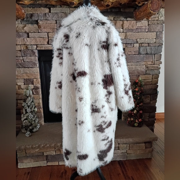 NEW NVLT Anthropologie Cow Print Fuzzy Faux Fur Long Coat Size Large - Picture 7 of 16